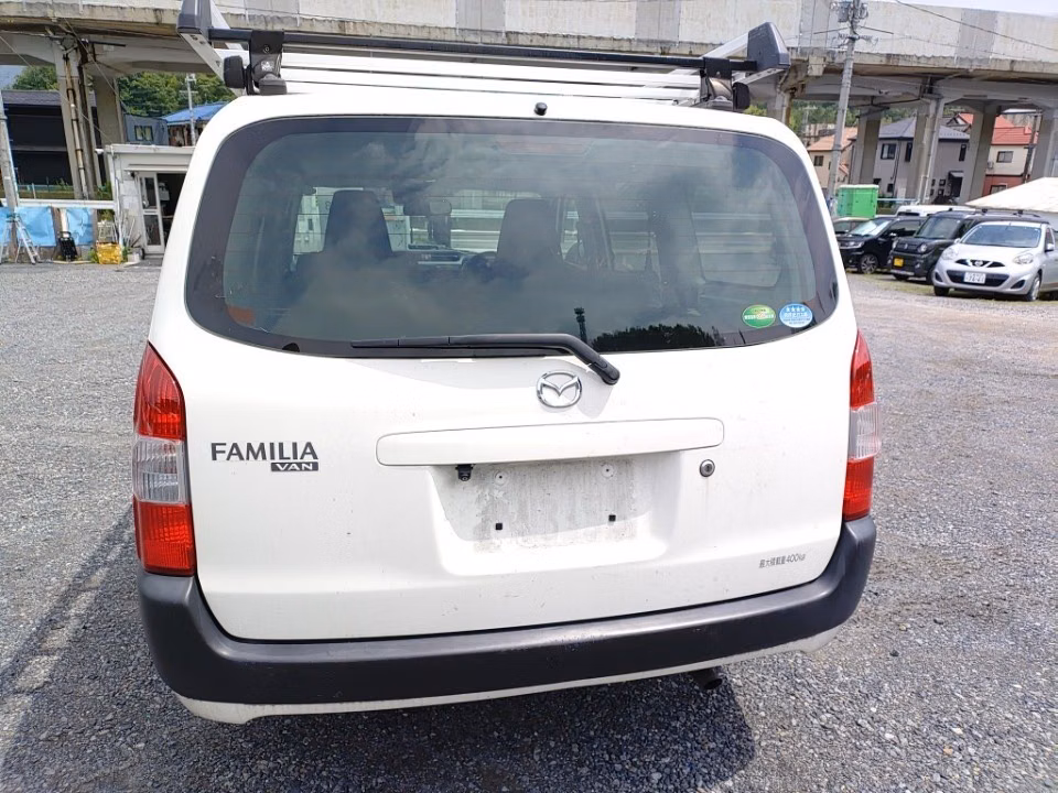 MAZDA FAMILIA