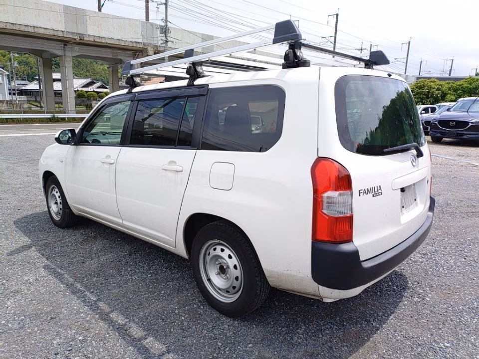 MAZDA FAMILIA
