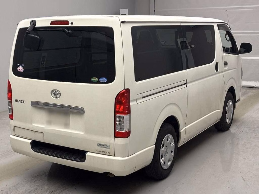 TOYOTA REGIUS ACE