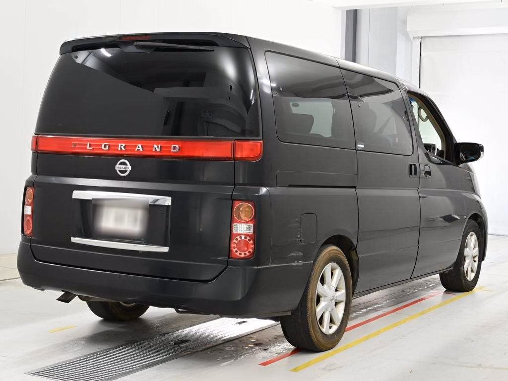 NISSAN ELGRAND