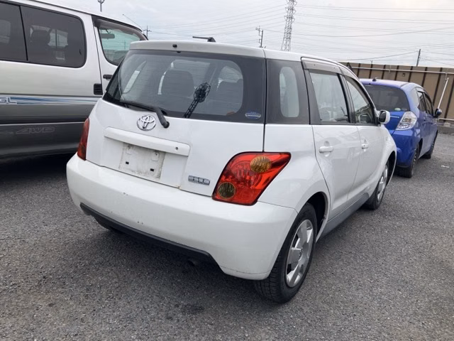 TOYOTA IST