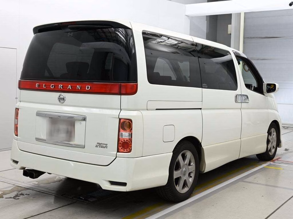 NISSAN ELGRAND