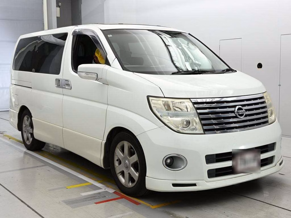 NISSAN ELGRAND