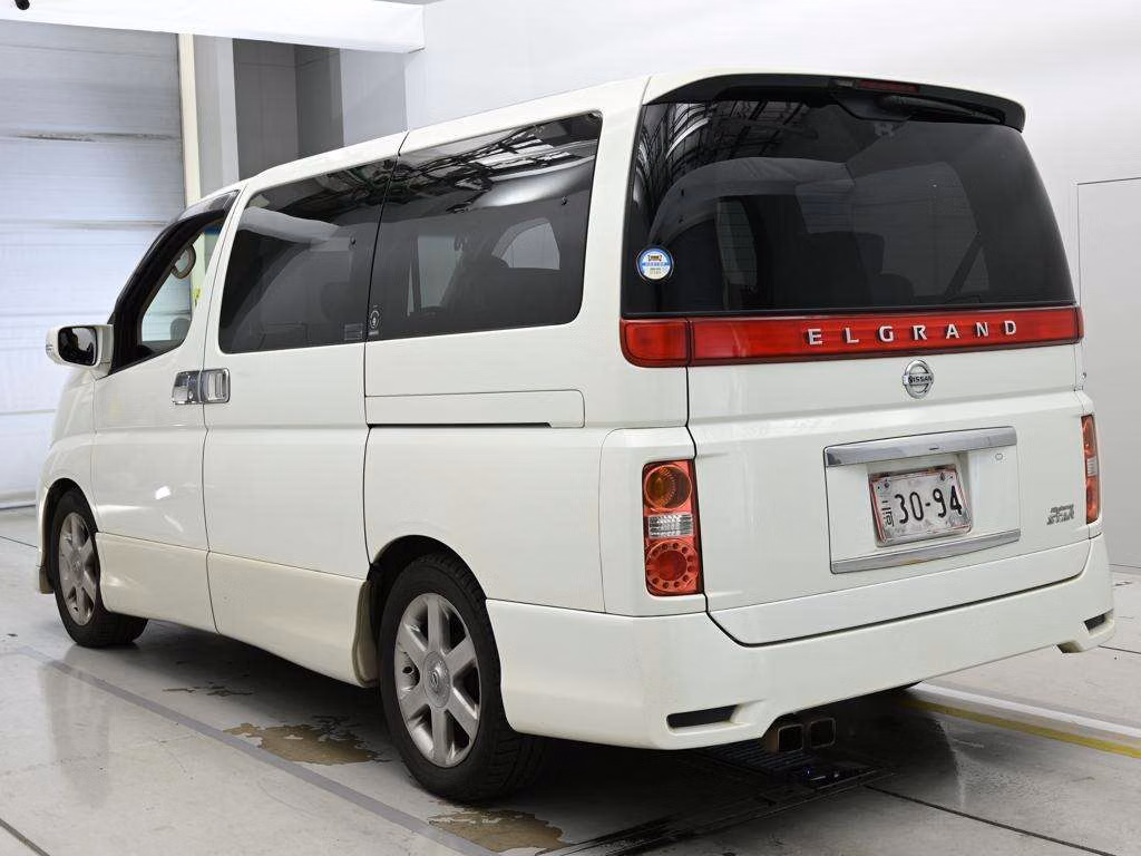 NISSAN ELGRAND