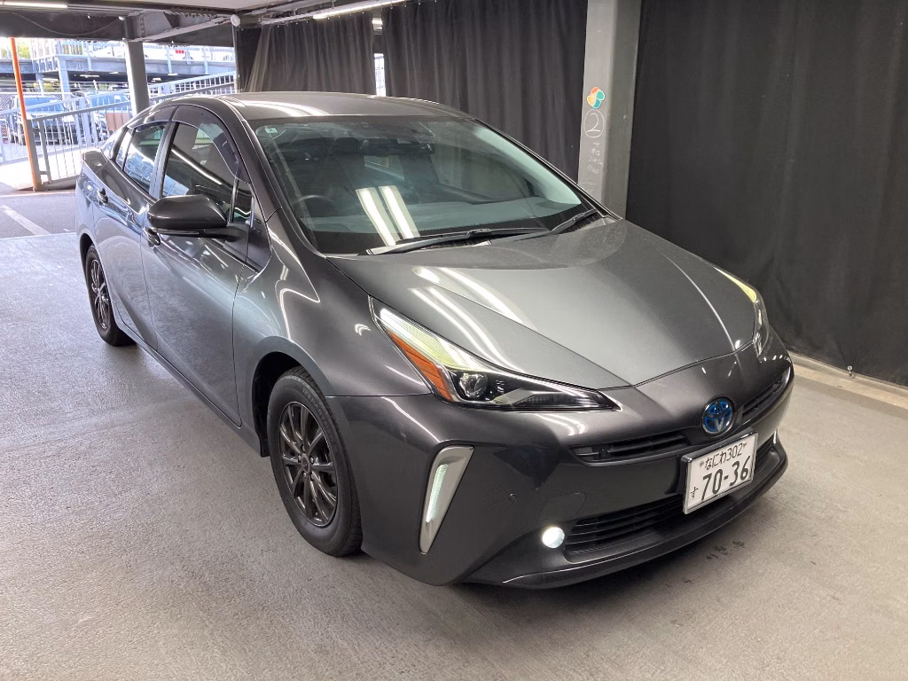 TOYOTA PRIUS