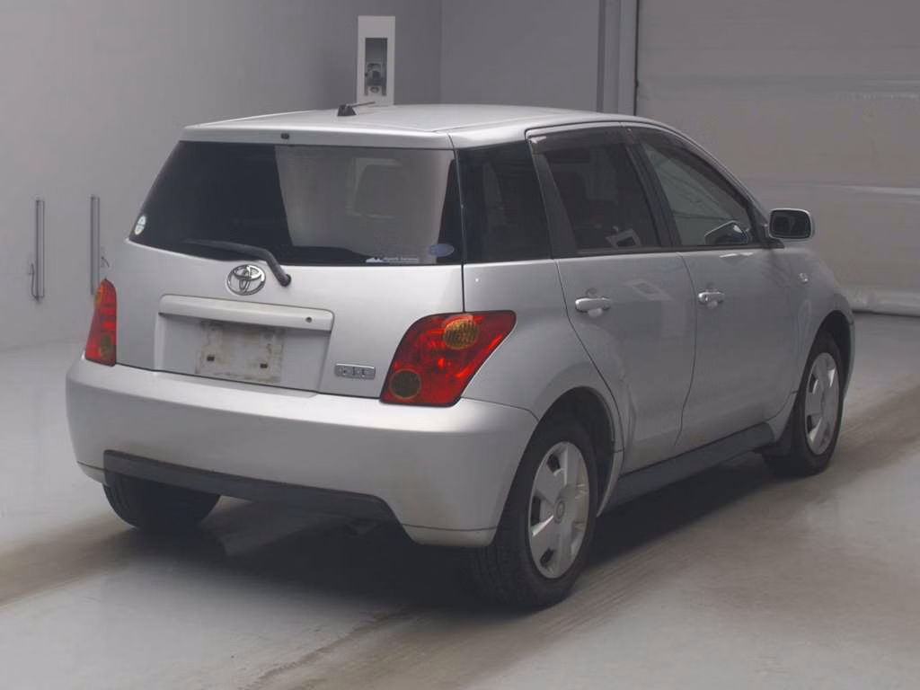 TOYOTA IST