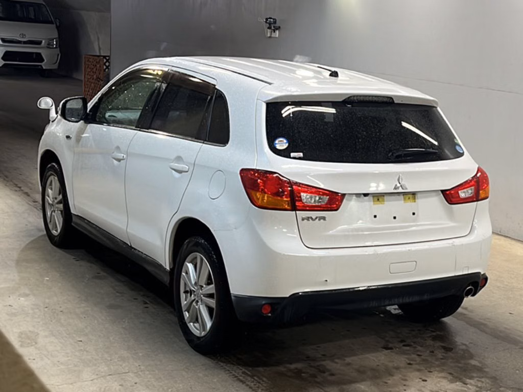 MITSUBISHI RVR