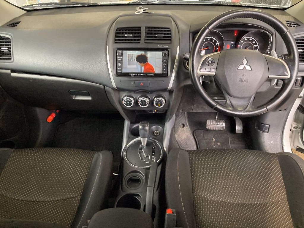 MITSUBISHI RVR
