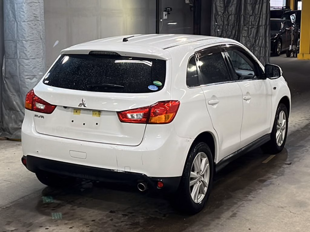 MITSUBISHI RVR
