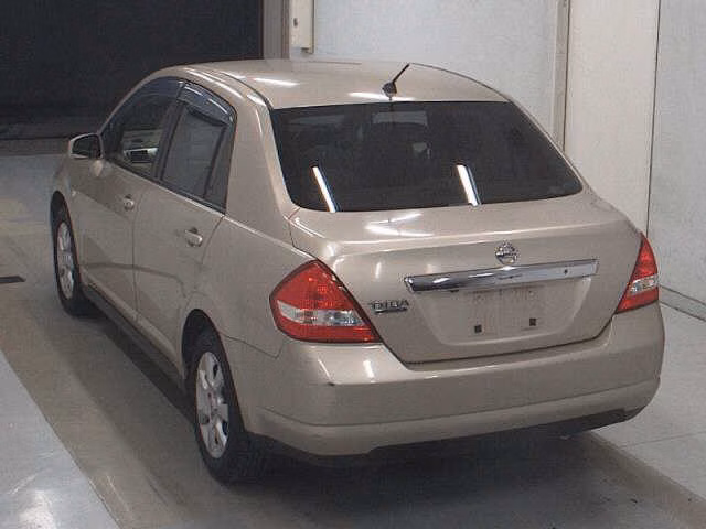NISSAN TIIDA LATIO