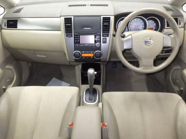 NISSAN TIIDA LATIO