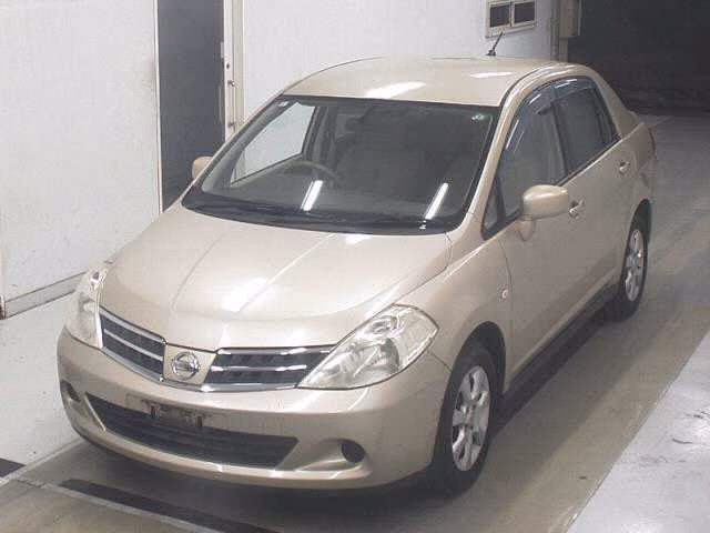 NISSAN TIIDA LATIO