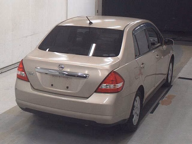 NISSAN TIIDA LATIO