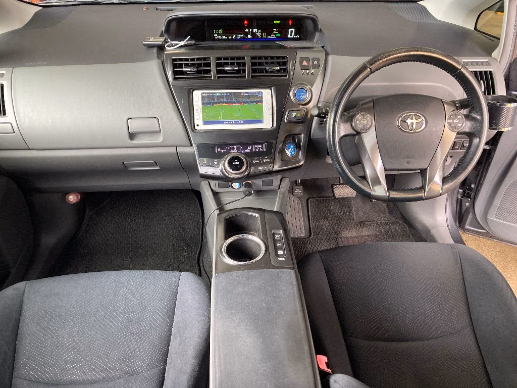 TOYOTA PRIUS ALPHA