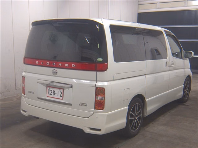 NISSAN ELGRAND