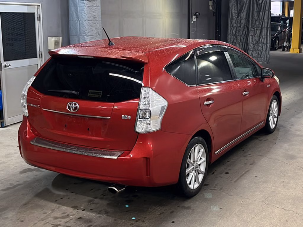 TOYOTA PRIUS ALPHA