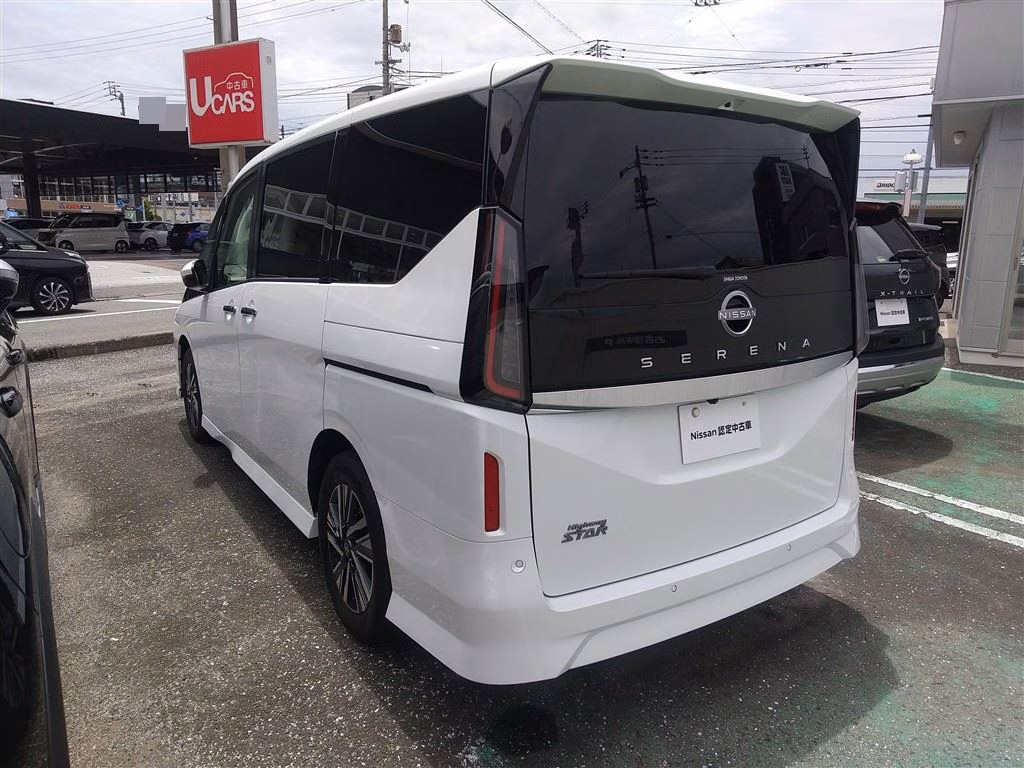 NISSAN SERENA