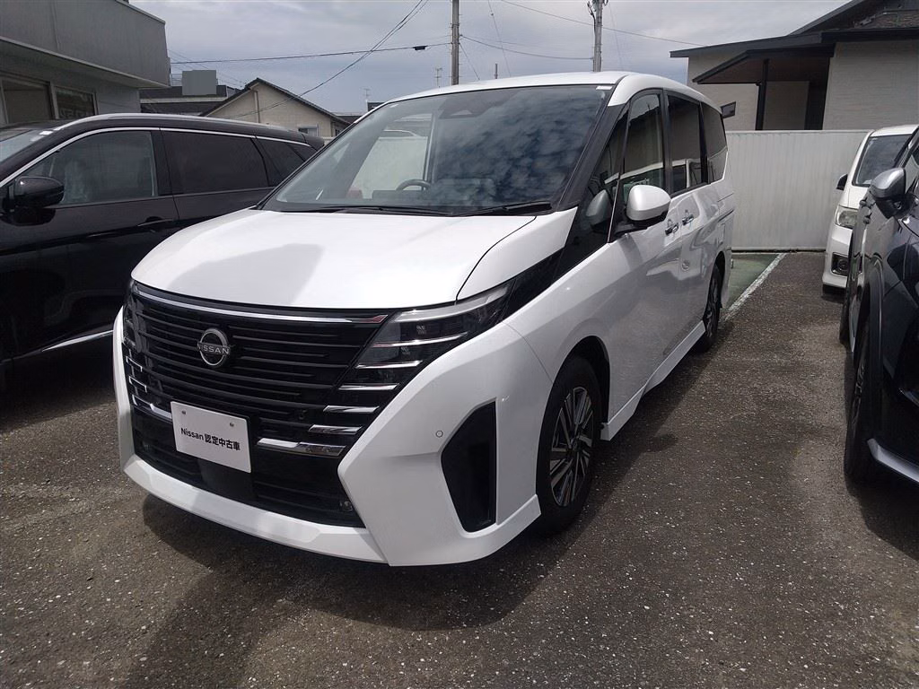 NISSAN SERENA