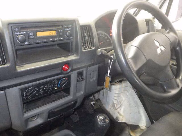MITSUBISHI MINICAB