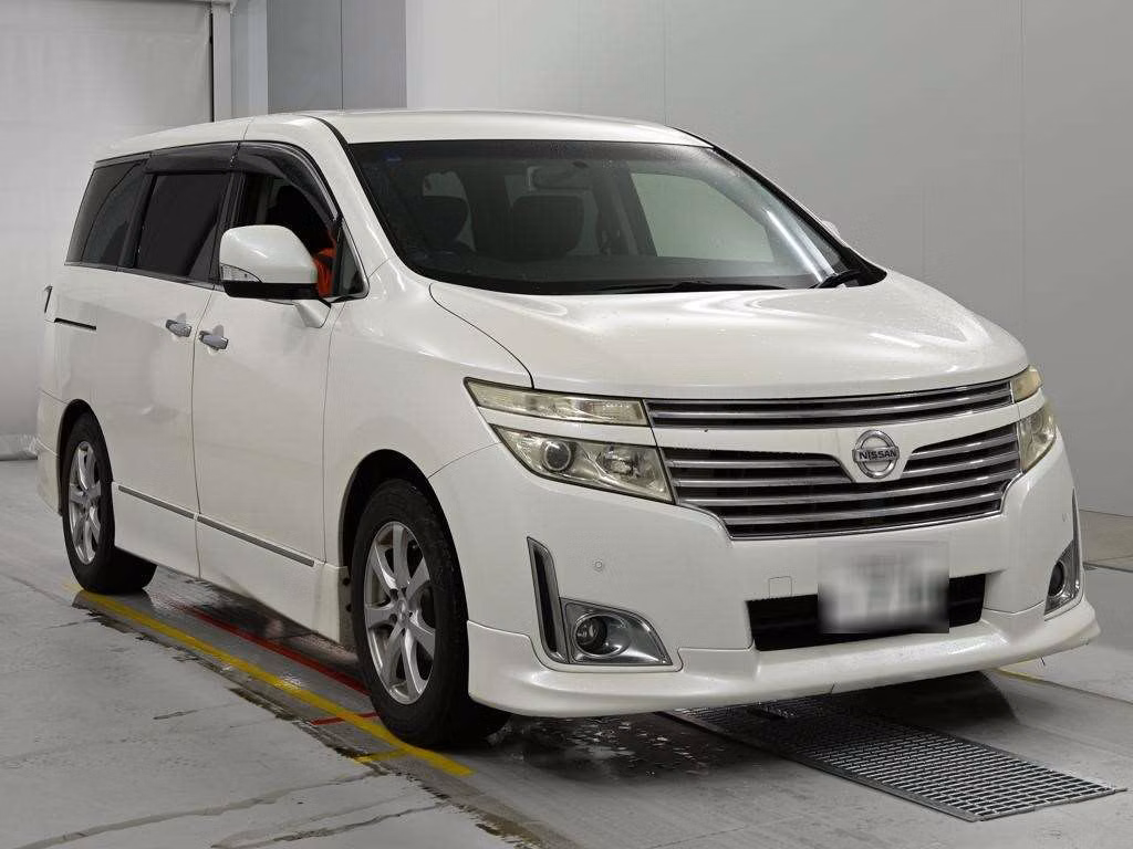 NISSAN ELGRAND