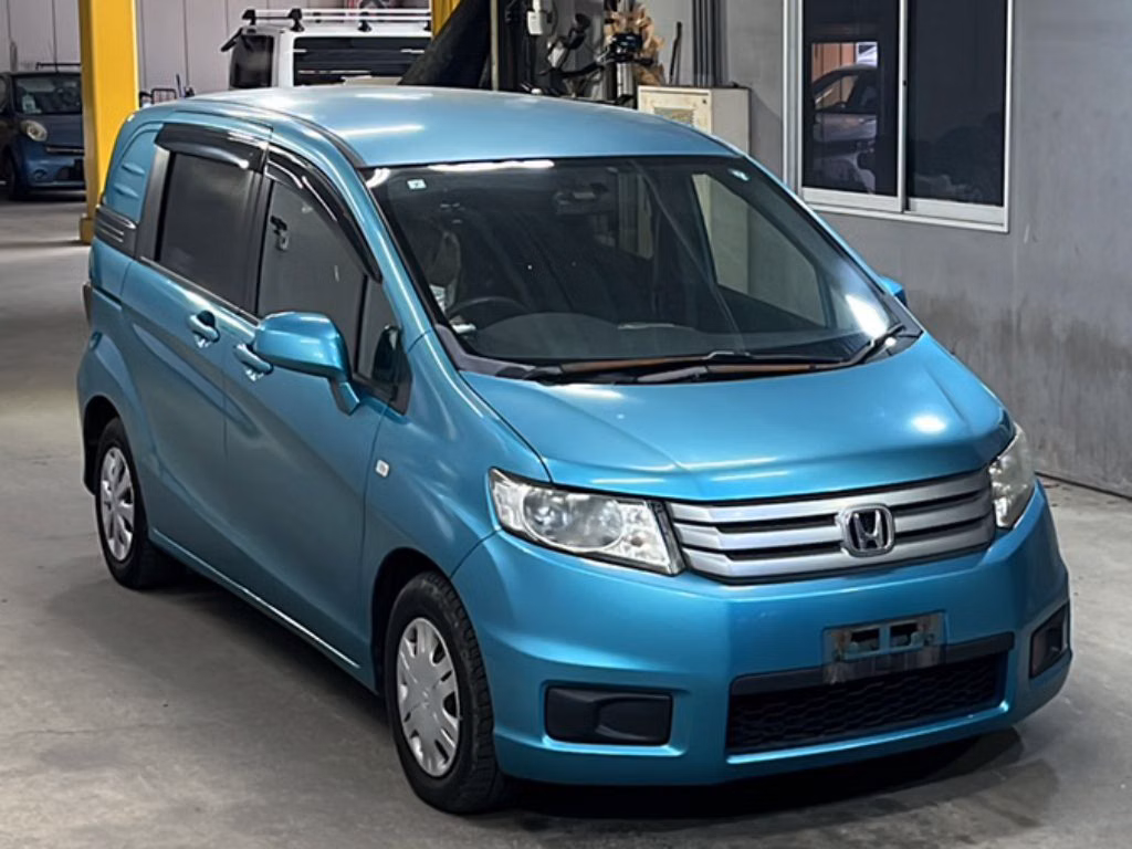 HONDA FREED SPIKE