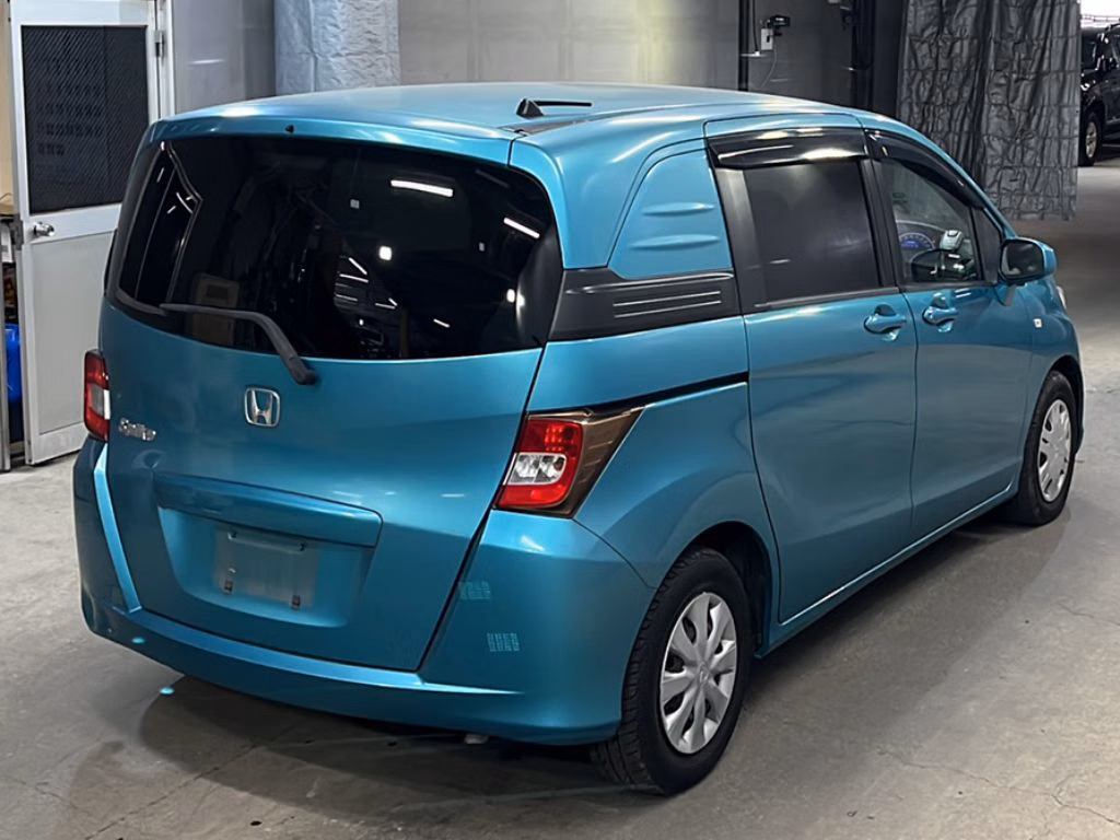 HONDA FREED SPIKE