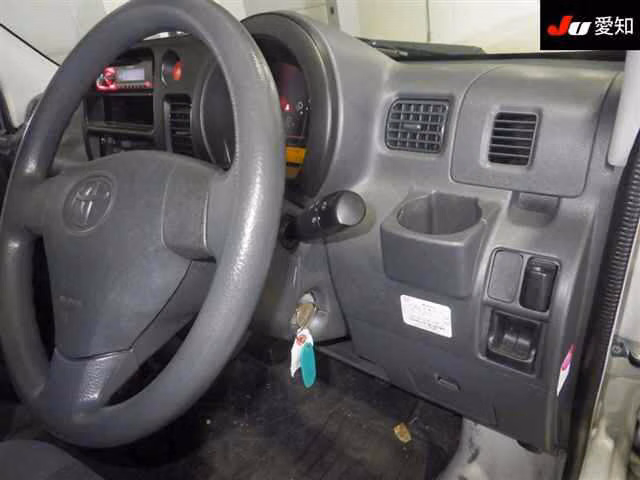 TOYOTA PIXIS VAN