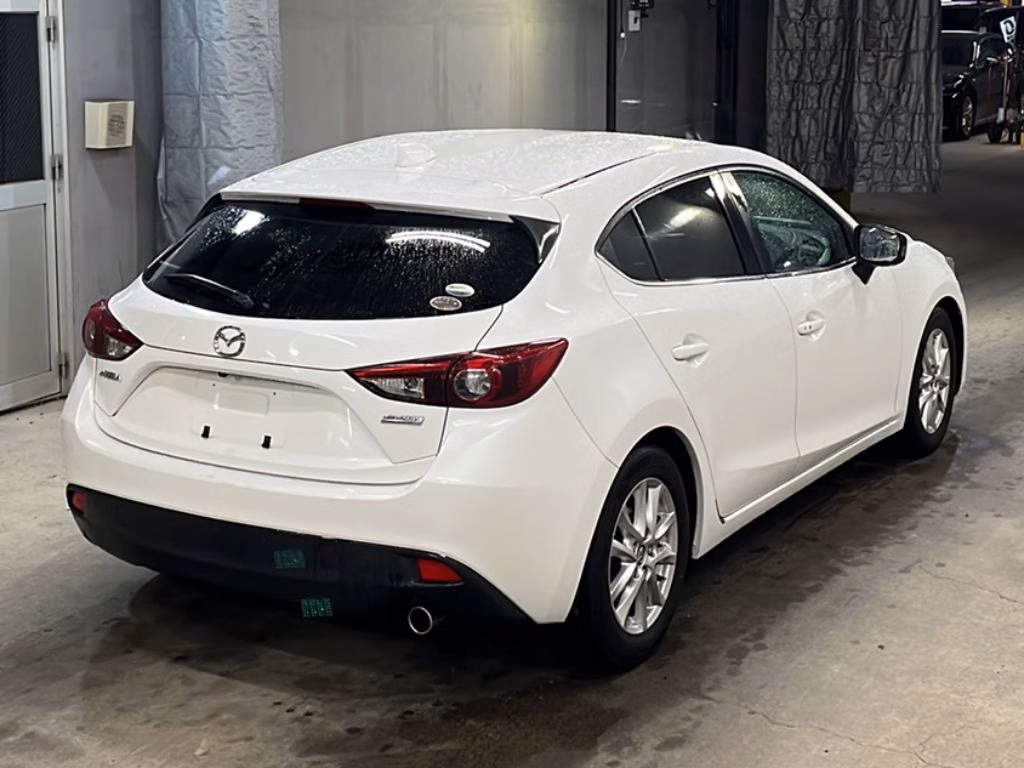 MAZDA AXELA