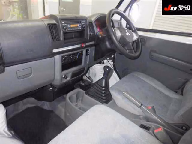 MITSUBISHI MINICAB