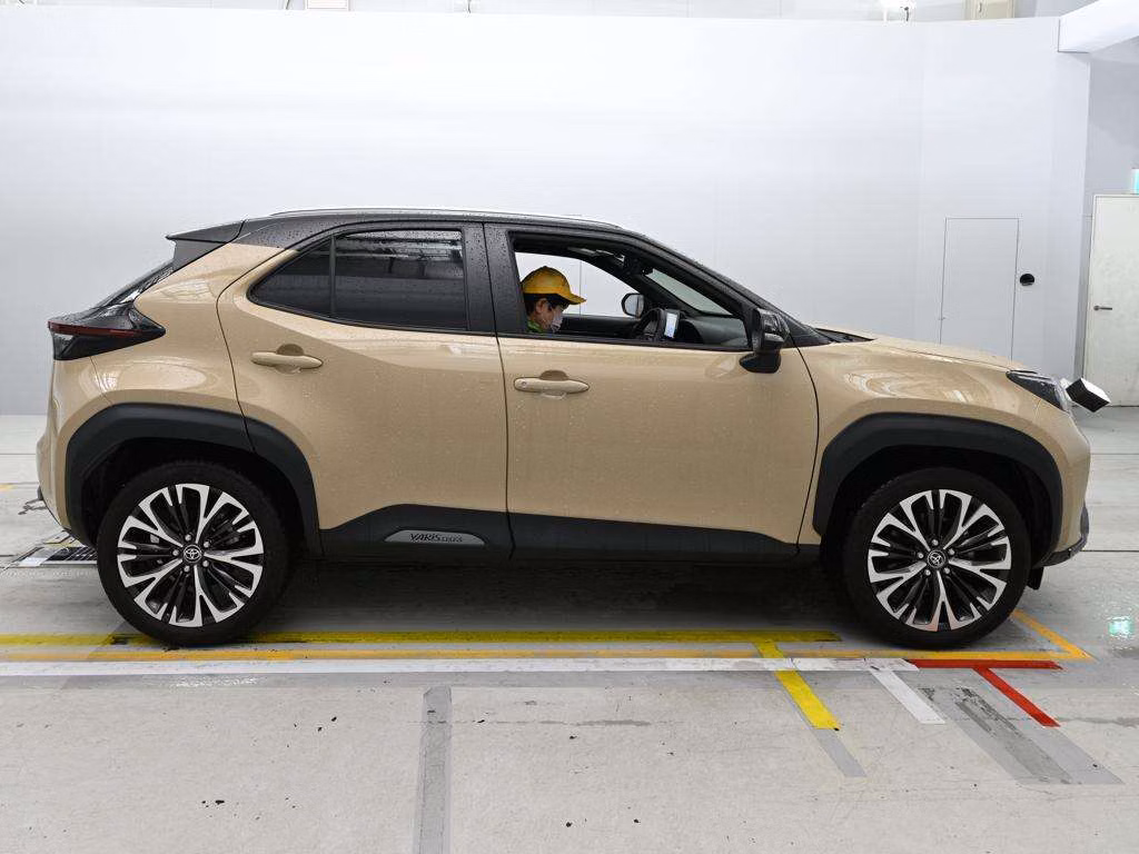 TOYOTA YARIS CROSS