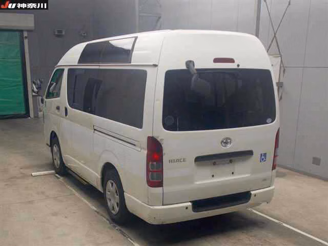 TOYOTA REGIUS ACE