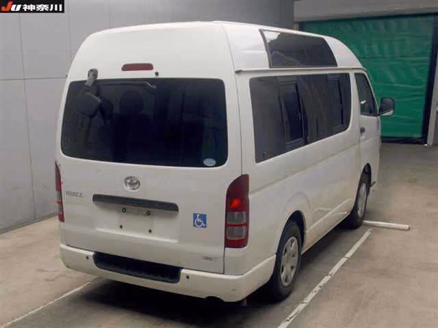 TOYOTA REGIUS ACE