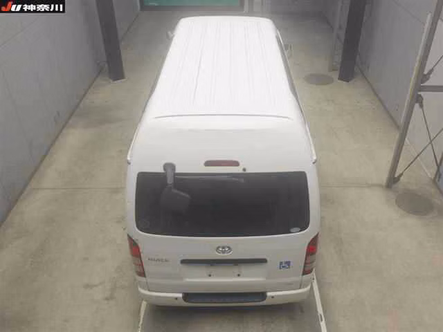 TOYOTA REGIUS ACE