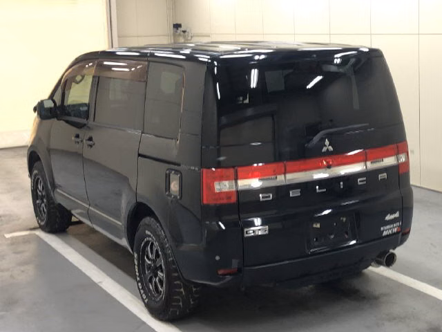 MITSUBISHI DELICA D:5
