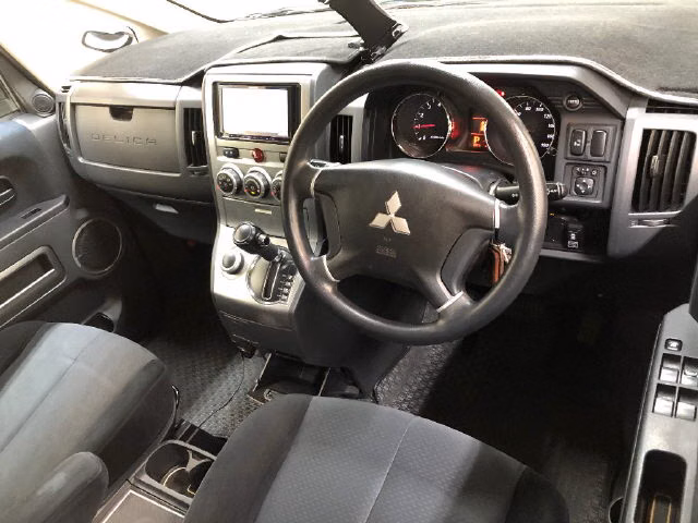 MITSUBISHI DELICA D:5
