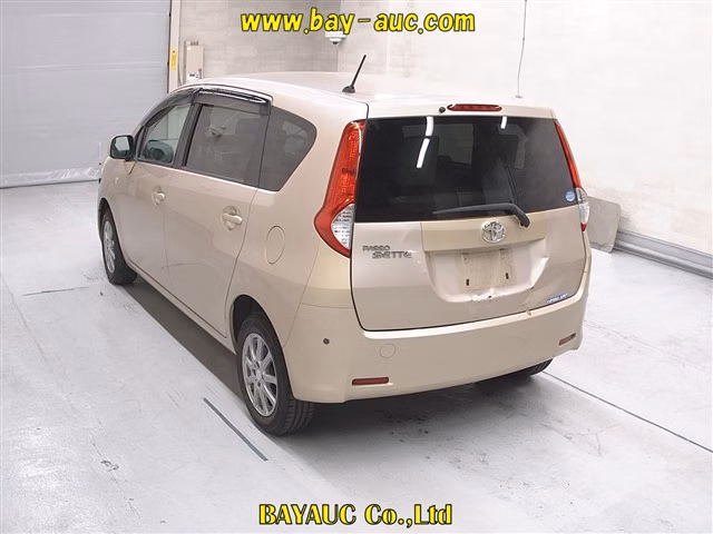 TOYOTA PASSO SETTE