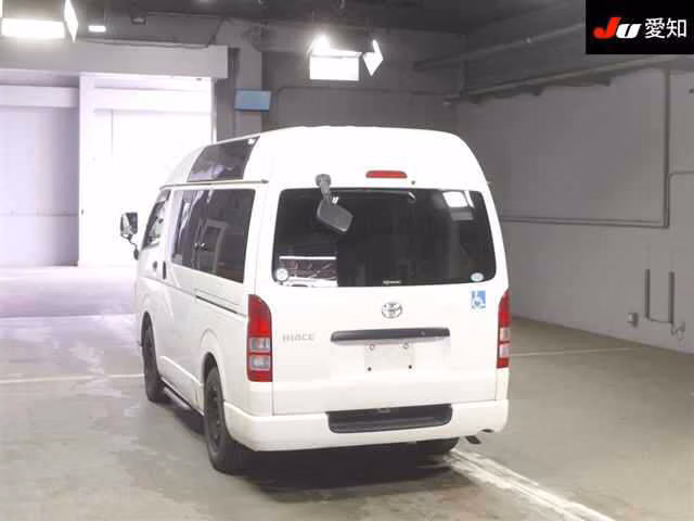 TOYOTA REGIUS ACE