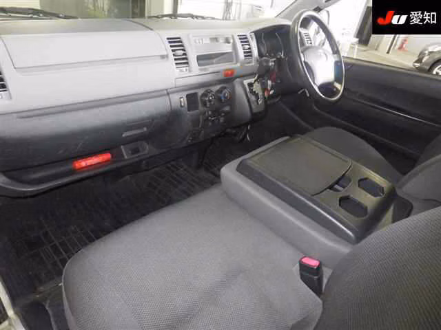 TOYOTA REGIUS ACE