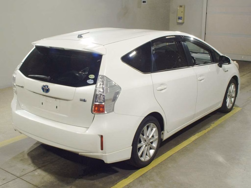 TOYOTA PRIUS ALPHA