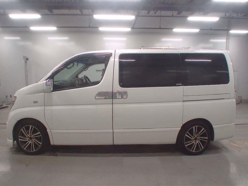 NISSAN ELGRAND