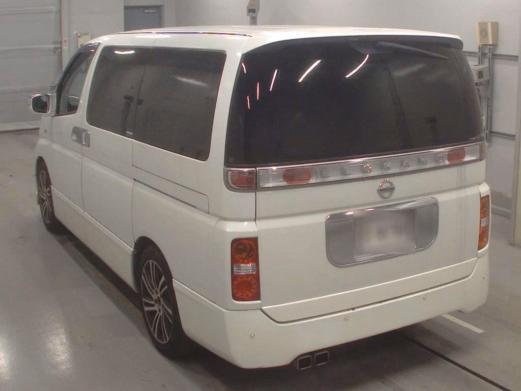 NISSAN ELGRAND
