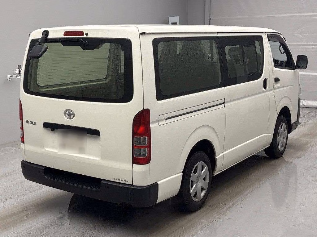 TOYOTA REGIUS ACE