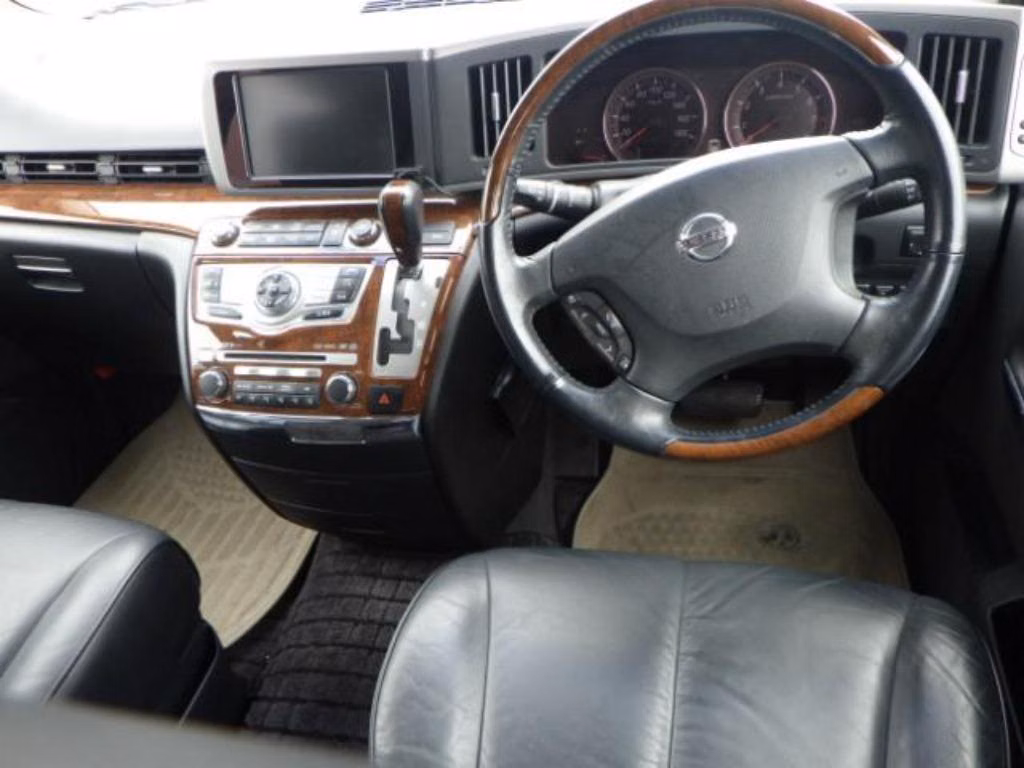 NISSAN ELGRAND