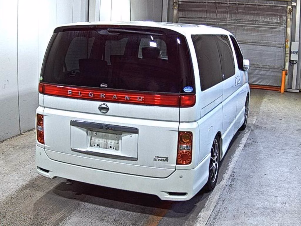 NISSAN ELGRAND
