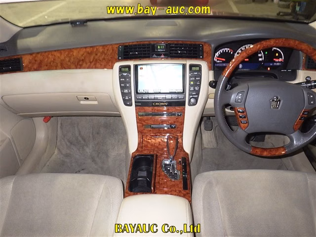 TOYOTA CROWN