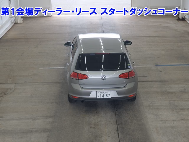 VOLKSWAGEN GOLF