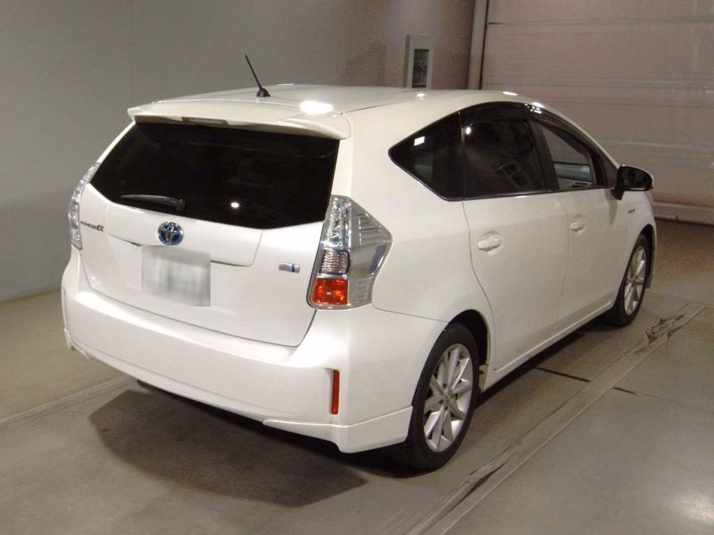 TOYOTA PRIUS ALPHA