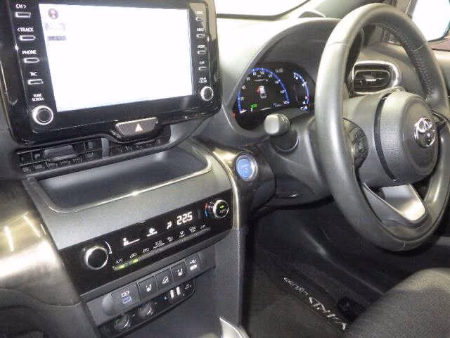 TOYOTA YARIS CROSS