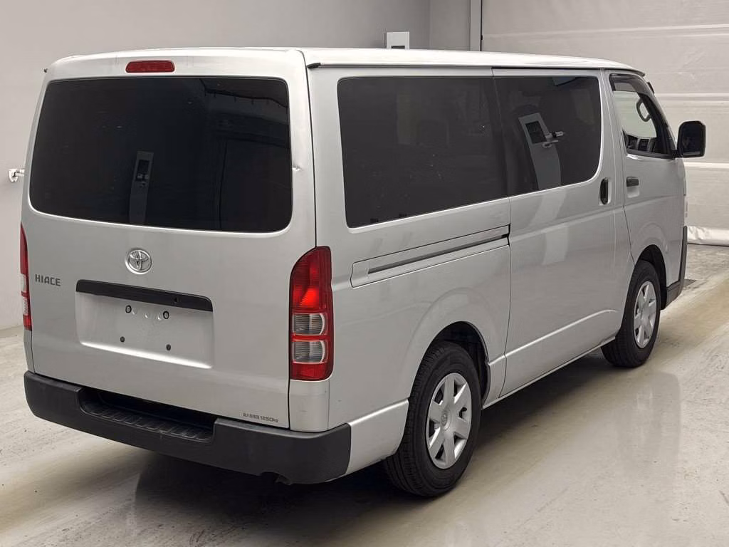 TOYOTA REGIUS ACE
