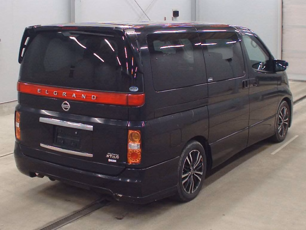NISSAN ELGRAND